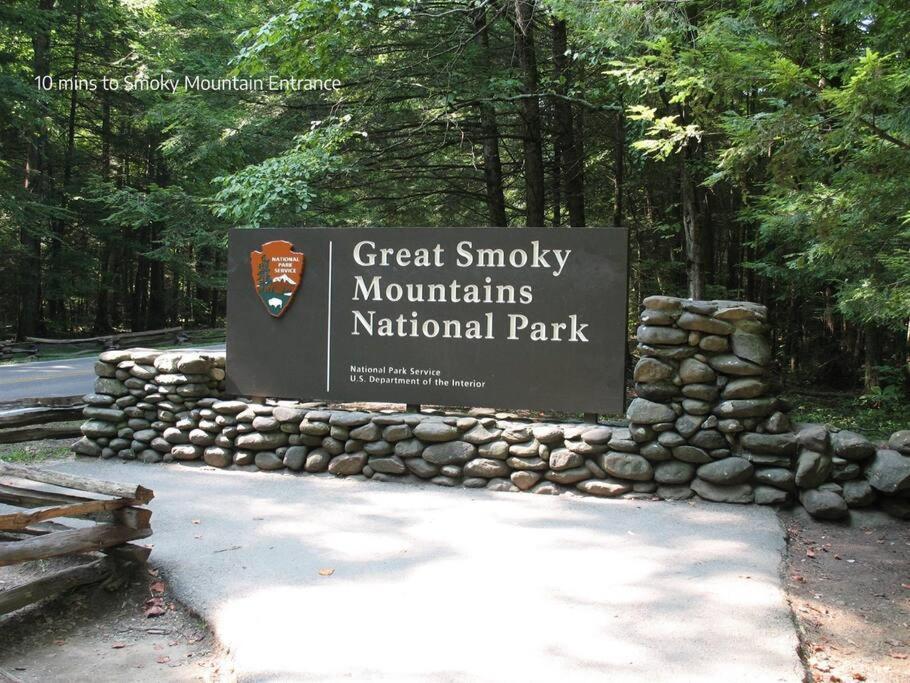 Secluded Mtn View New! 10 Mins To Gatlinburg Or Park Villa Luaran gambar